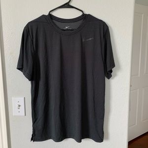 Men’s Nike shirt